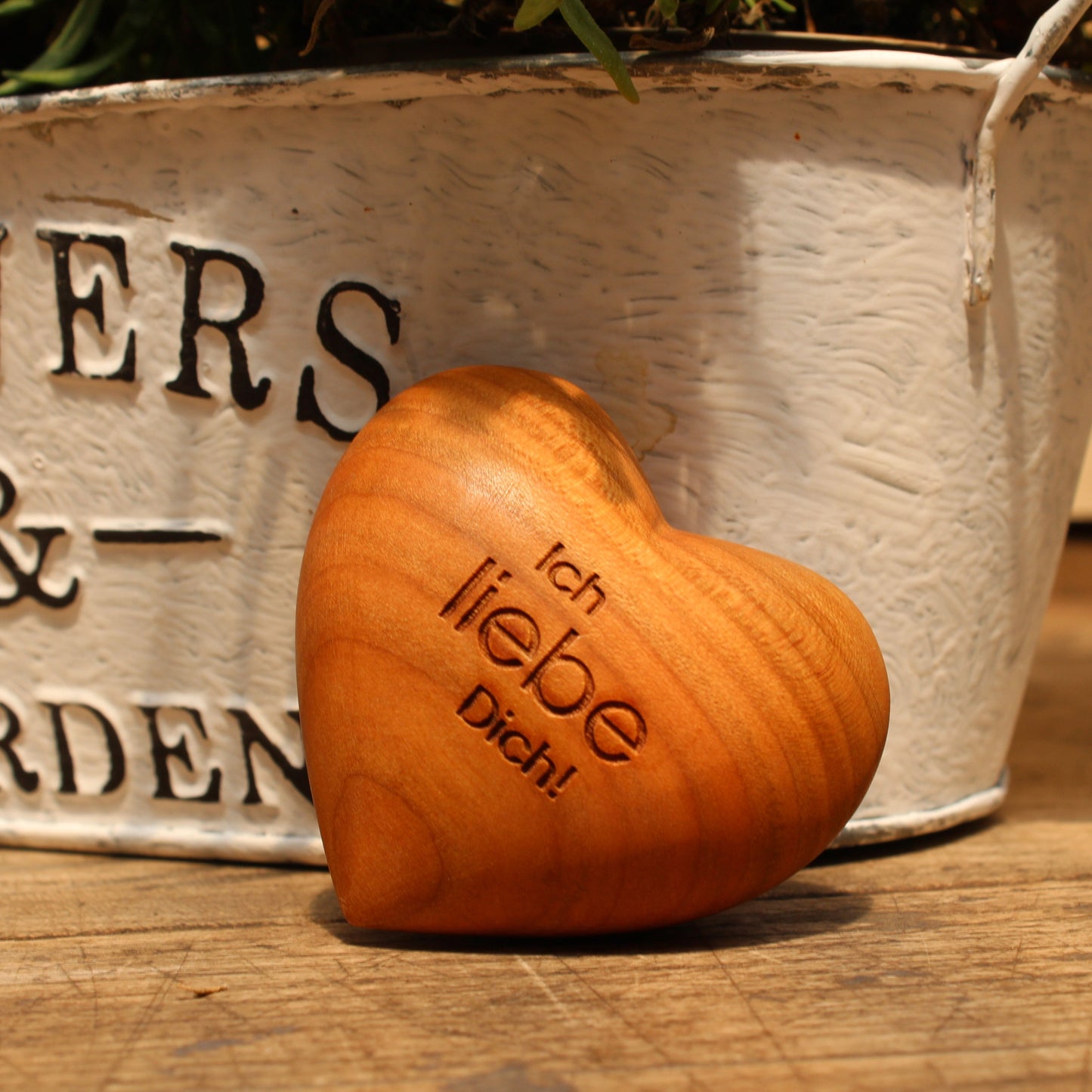 Thankgoods wooden heart I love you - Valentinstag